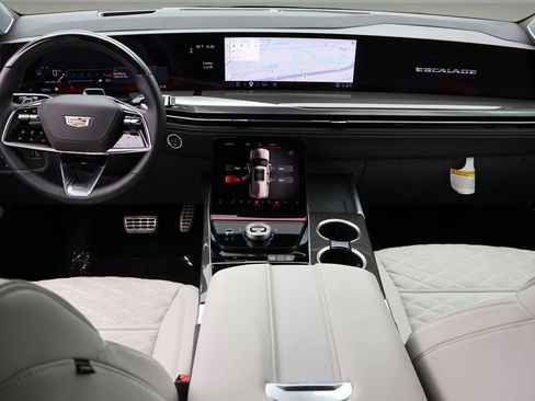 Certified 2025 Cadillac Escalade ESV V AWD/4WD image 16