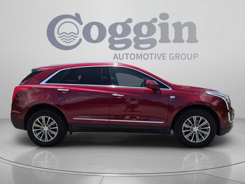 Used 2017 Cadillac XT5 Luxury w/ Driver Awareness Package FWD image 7