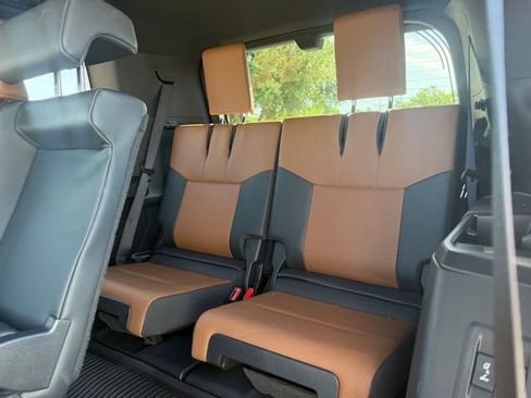 Used 2024 Lexus GX 550 w/ Accessory Package (2T) image 14