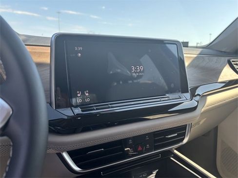 Certified 2025 Volkswagen Atlas SE image 14