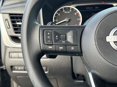 Used 2024 Nissan Rogue SV FWD image 31