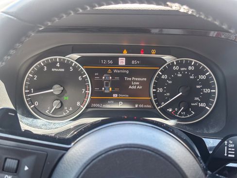 Used 2025 Nissan Pathfinder SL image 27