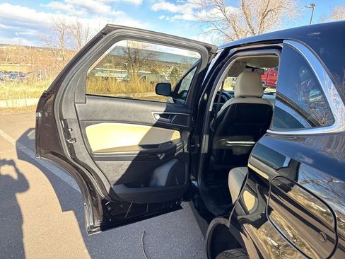 Certified 2021 Ford Edge SEL w/ Cargo Accessory Package image 17