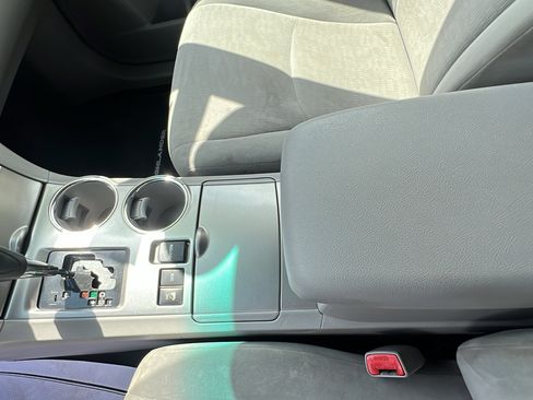Used 2012 Toyota Highlander 4WD w/ Tech Pkg image 12
