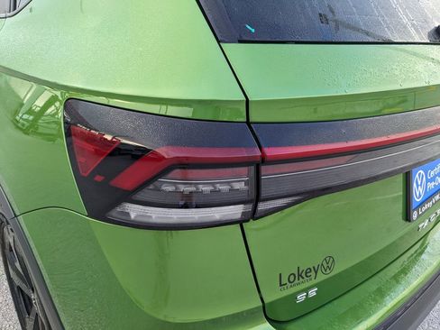 Certified 2025 Volkswagen Taos SE image 11