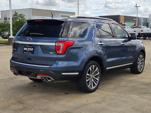 Used 2019 Ford Explorer Platinum AWD/4WD image 3
