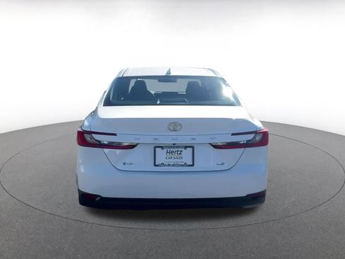 Used 2025 Toyota Camry LE image 12