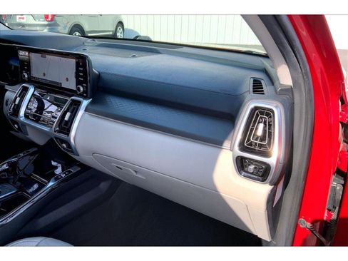 Used 2023 Kia Sorento SX Prestige w/ Panoramic Sunroof Package image 14