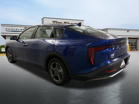 Used 2025 Kia K4 LXS image 3