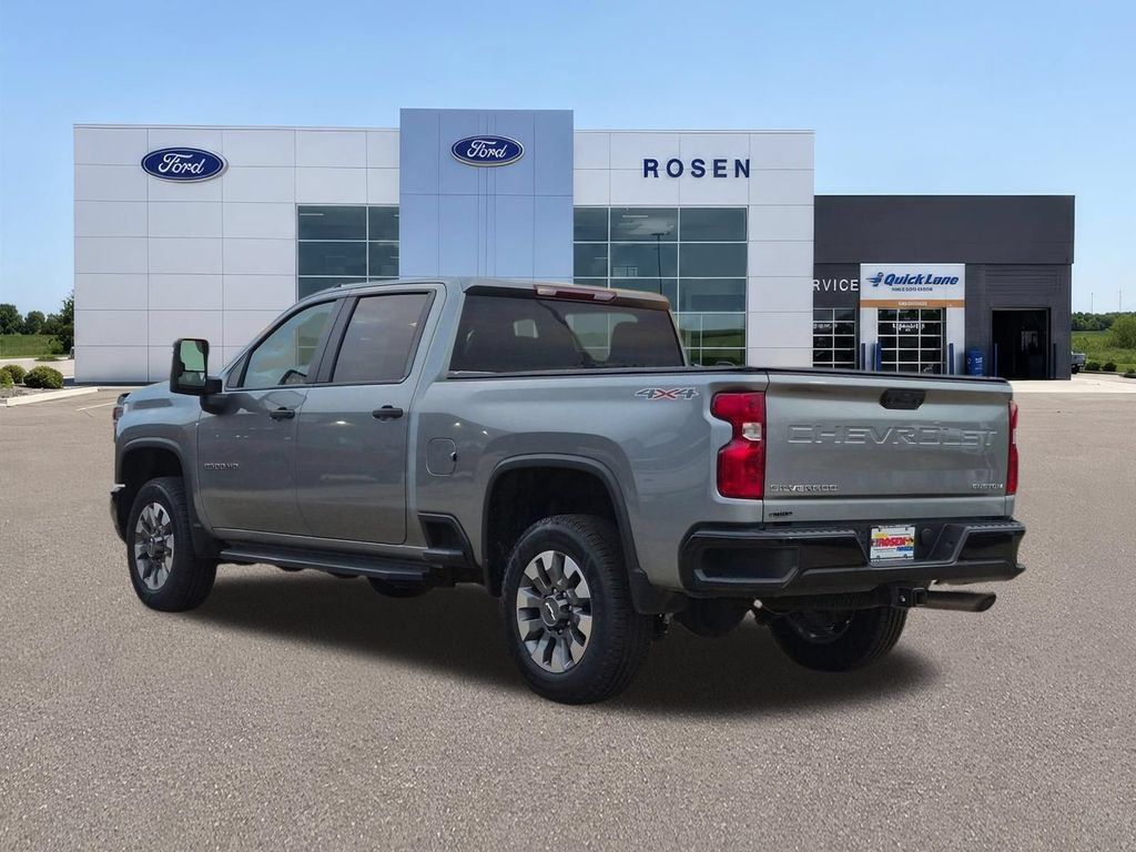 Used 2024 Chevrolet Silverado 2500 Custom w/ Custom Convenience Package AWD/4WD image 5