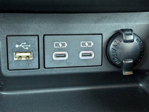 Used 2023 Toyota Highlander L image 23