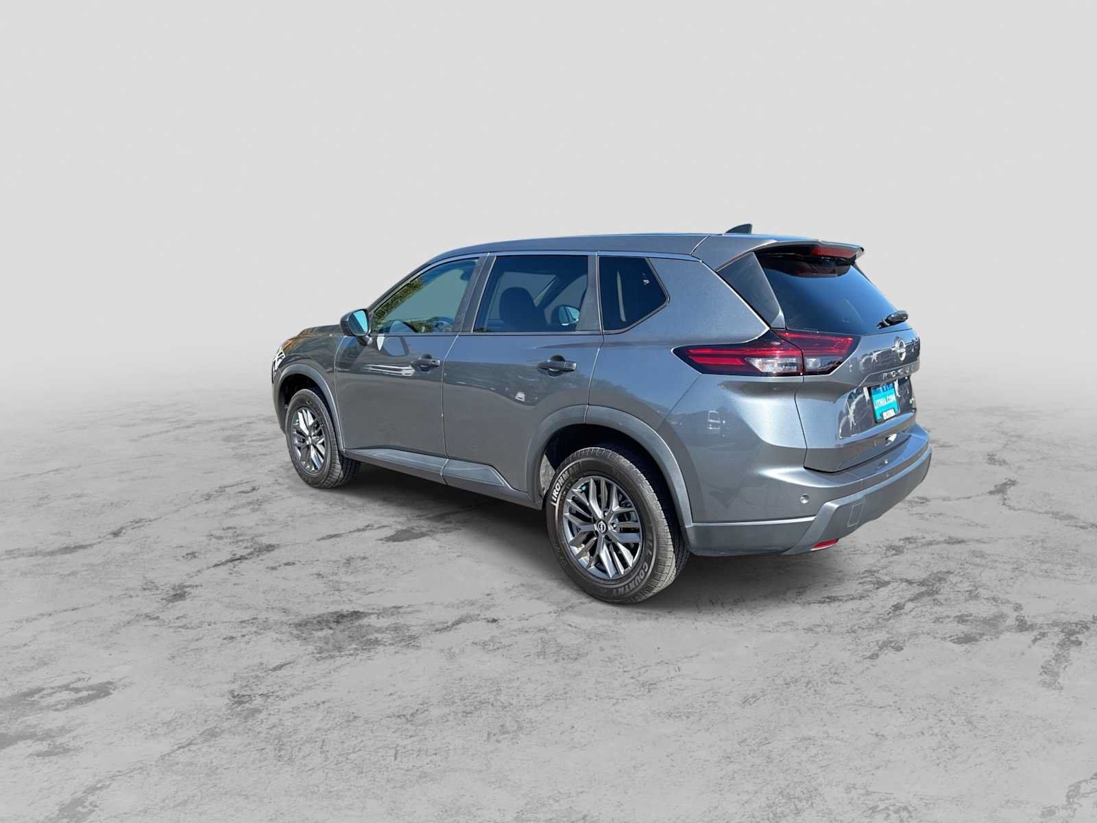 Used 2024 Nissan Rogue S AWD/4WD image 6
