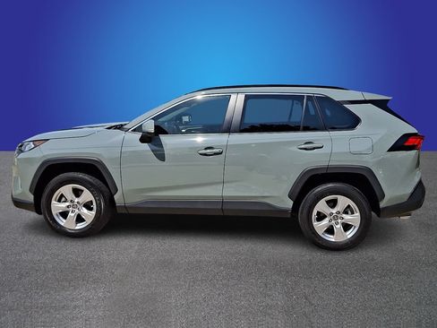Used 2021 Toyota RAV4 XLE w/ Convenience Package FWD image 7