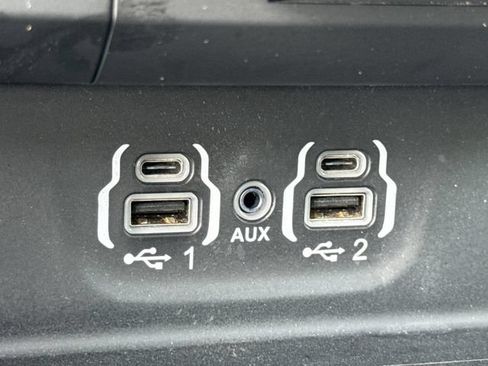 Used 2024 RAM 1500 Laramie AWD/4WD image 30