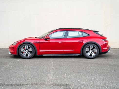 Used 2025 Porsche Taycan 4S image 2