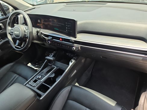 Certified 2025 Kia Sorento EX FWD image 12