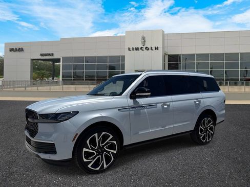 New 2026 Lincoln Navigator Reserve AWD/4WD image 7