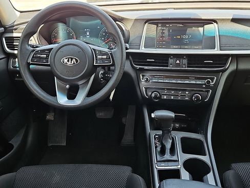 Used 2019 Kia Optima LX image 17