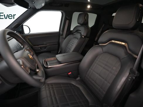 Used 2025 Rivian R1T Premium Tri AWD/4WD image 4