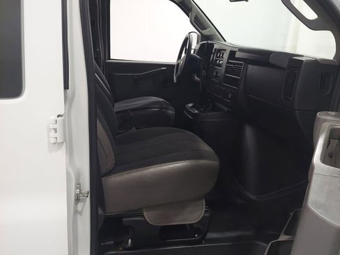 Used 2024 Chevrolet Express 2500 w/ Driver Convenience Package RWD image 15