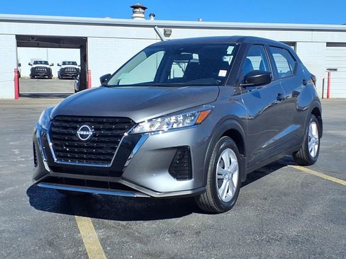 Certified 2025 Nissan Kicks Play S image 2