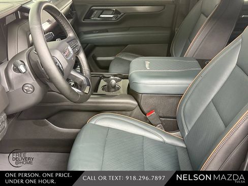 Used 2025 GMC Yukon AT4 w/ AT4 Premium Plus Package AWD/4WD image 17