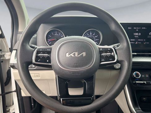 Used 2024 Kia Carnival LX FWD image 26