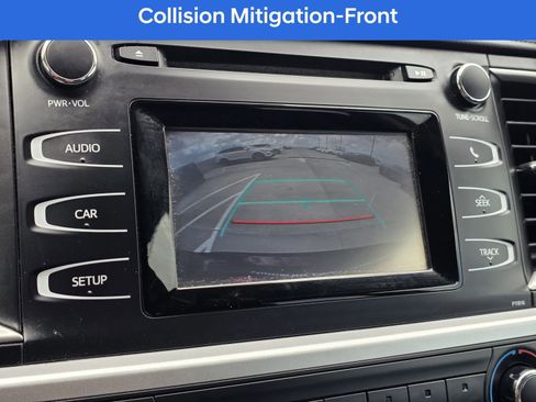 Used 2019 Toyota Highlander LE image 22