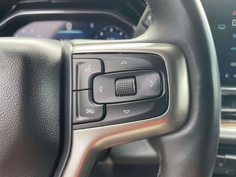 Used 2025 Chevrolet Silverado 1500 LT AWD/4WD image 19