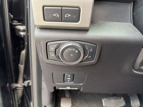 Used 2017 Ford F250 Lariat w/ Chrome Package AWD/4WD image 9