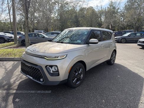 Used 2020 Kia Soul EX image 3