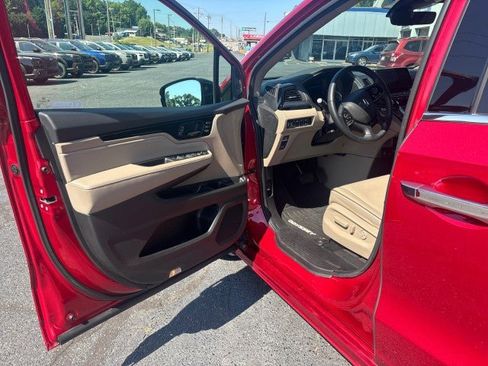 Used 2022 Honda Odyssey Elite image 9
