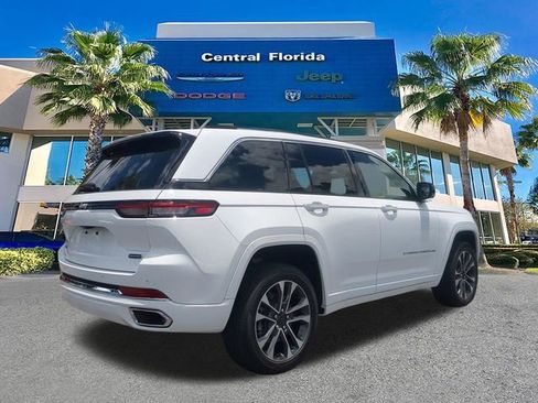 Used 2022 Jeep Grand Cherokee Overland w/ Advanced Protech Group III AWD/4WD image 5
