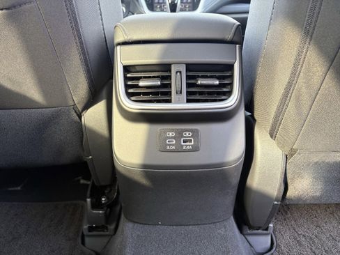 Used 2025 Subaru Outback Premium image 33