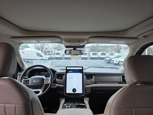 Certified 2022 Ford Expedition Limited image 11