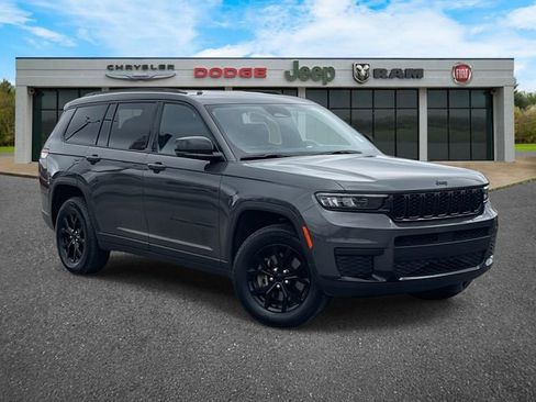 Certified 2024 Jeep Grand Cherokee L Altitude image 1