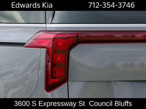 New 2027 Kia Carnival LX FWD image 13