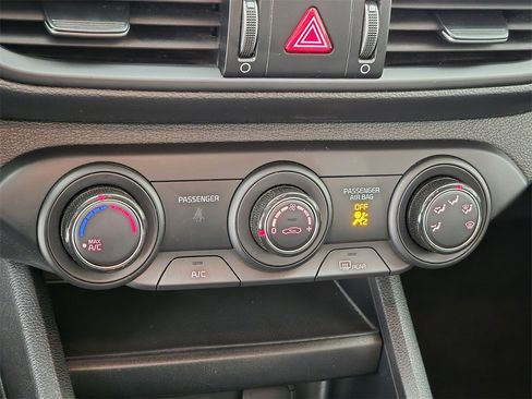 Used 2024 Kia Forte LXS image 31