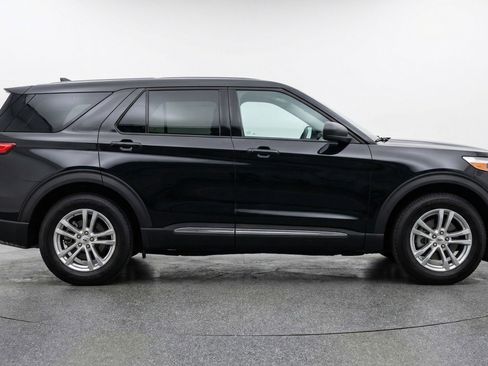 Used 2024 Ford Explorer XLT w/ Equipment Group 202A image 11