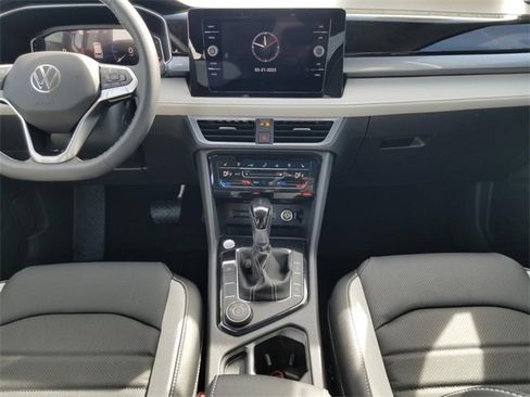 New 2025 Volkswagen Taos SEL image 9