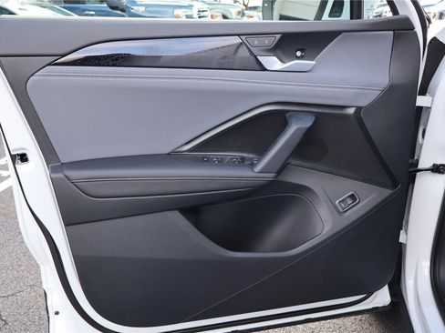 New 2026 Volkswagen Tiguan SE image 12