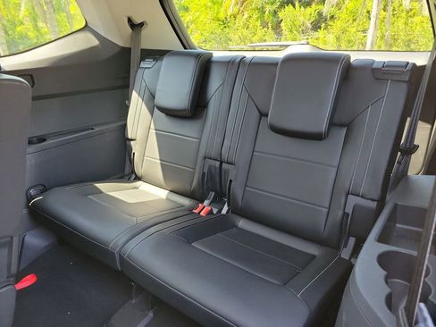 Used 2021 Volkswagen Atlas SE FWD image 12