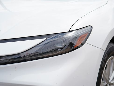 Used 2025 Toyota Camry LE FWD image 5