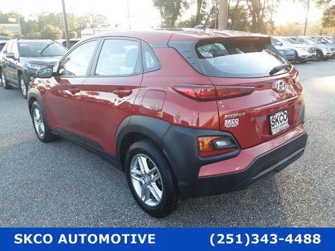 Used 2021 Hyundai Kona SE image 3