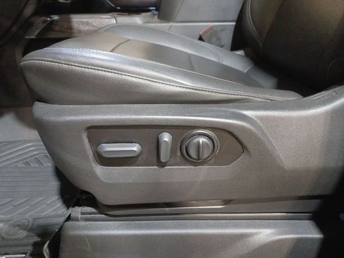 Used 2022 Chevrolet Silverado 1500 LTZ image 14