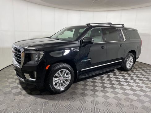 Used 2024 GMC Yukon XL SLT w/ SLT Luxury Package image 4