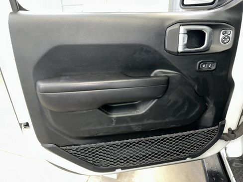 Used 2020 Jeep Wrangler Unlimited Sport image 3