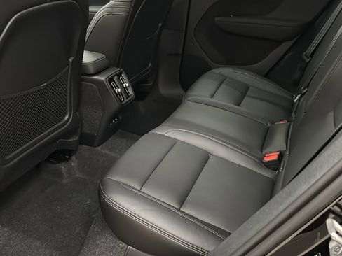 Used 2026 Volvo XC40 B5 Plus w/ Protection Package Premier image 27