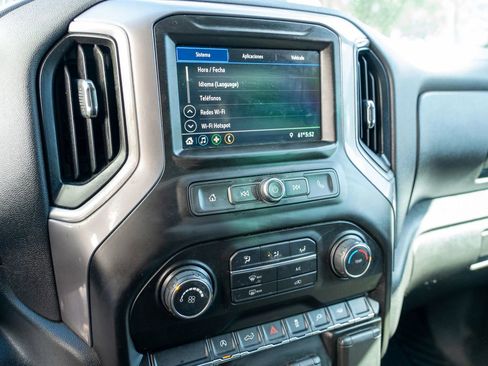 Used 2020 Chevrolet Silverado 1500 Custom w/ Custom Convenience Package image 16