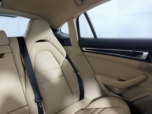 Used 2023 Porsche Panamera image 17